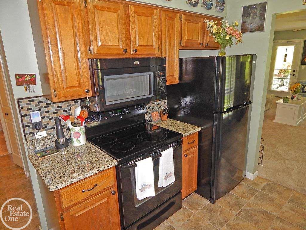 987 Wexford Way Rochester Hills, MI 48307 - Photo 12 of 27