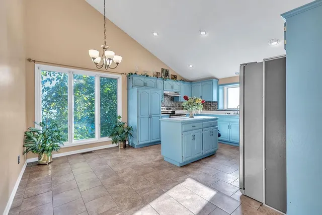 $370,000 | 3706 Wheatridge Drive, St. Joseph, MO 64506