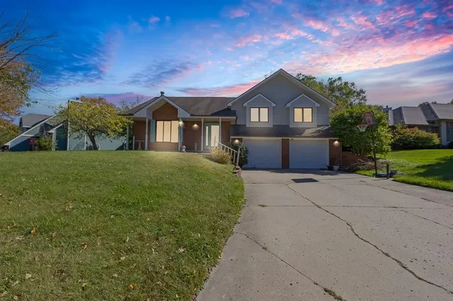 $370,000 | 3706 Wheatridge Drive, St. Joseph, MO 64506