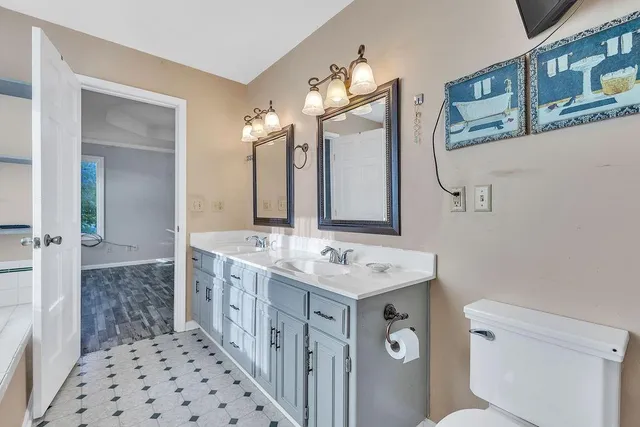 $370,000 | 3706 Wheatridge Drive, St. Joseph, MO 64506