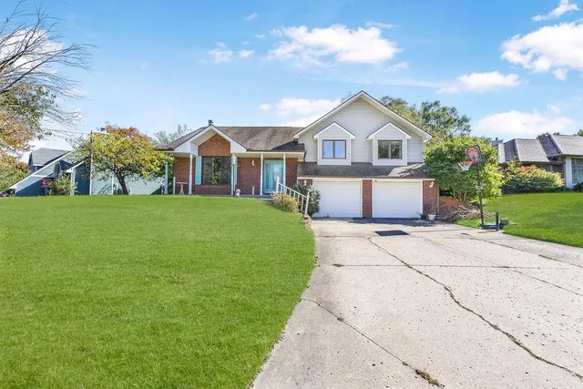 $370,000 | 3706 Wheatridge Drive, St. Joseph, MO 64506