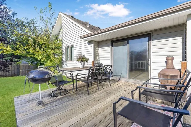 $370,000 | 3706 Wheatridge Drive, St. Joseph, MO 64506