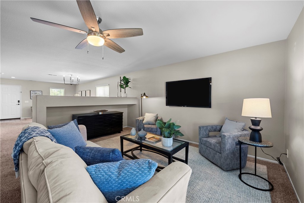 28244 Springvale Lane Castaic, CA 91384 - Photo 9 of 42