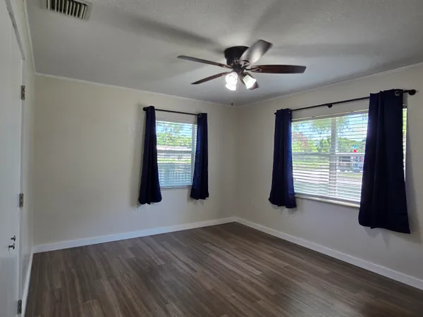$2,500 | 330 Barraclough Street, Fort Pierce, FL 34982