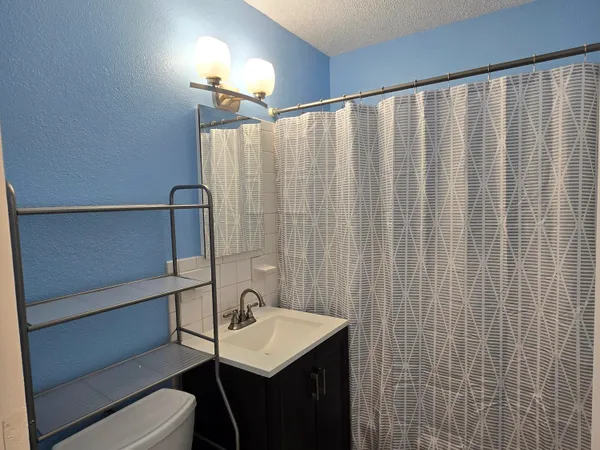 $2,500 | 330 Barraclough Street, Fort Pierce, FL 34982