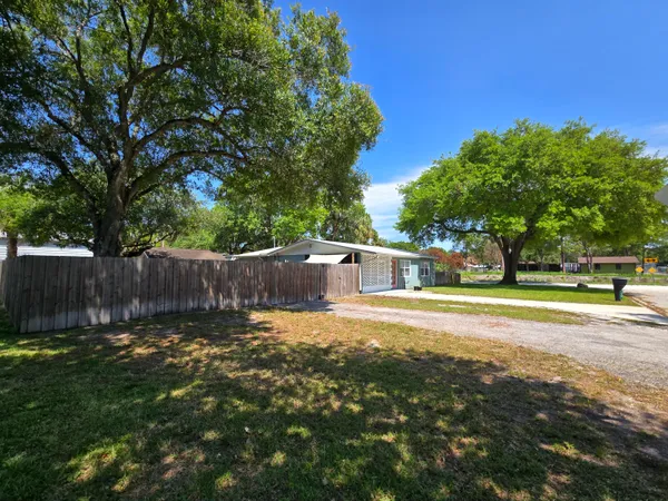 $2,500 | 330 Barraclough Street, Fort Pierce, FL 34982
