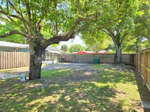 $2,500 | 330 Barraclough Street, Fort Pierce, FL 34982