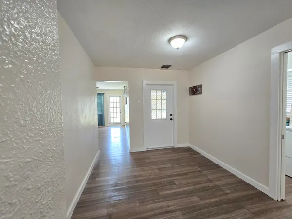 $2,500 | 330 Barraclough Street, Fort Pierce, FL 34982