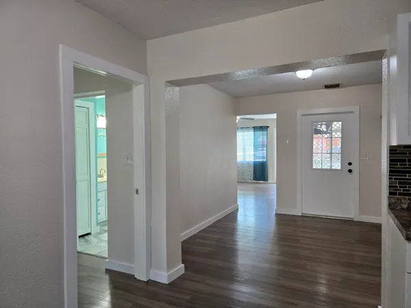 $2,500 | 330 Barraclough Street, Fort Pierce, FL 34982