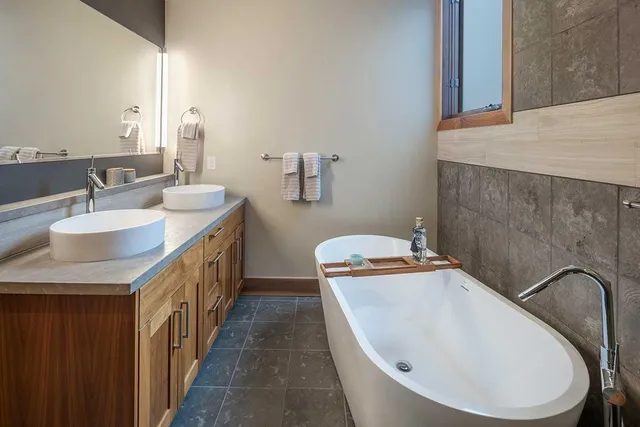 $5,150,000 | 8750 Breakers Court, Truckee, CA 96161