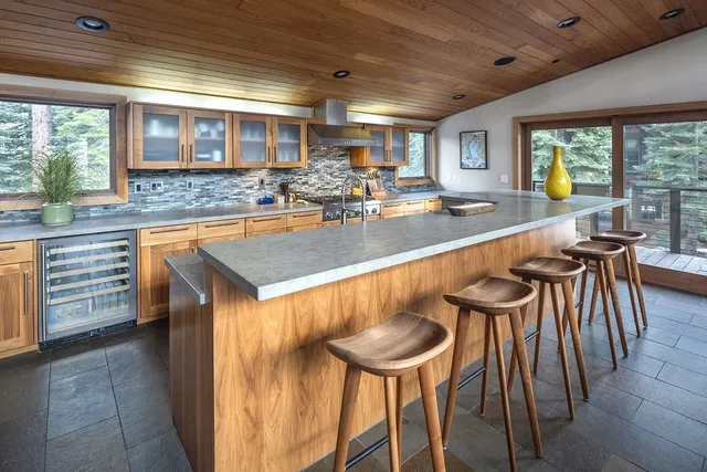 $5,150,000 | 8750 Breakers Court, Truckee, CA 96161