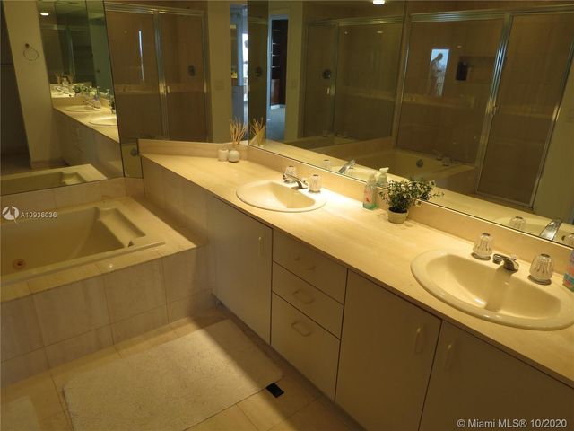 $390,000 | 1000 West Island Boulevard, Unit 2503, Aventura, FL 33160