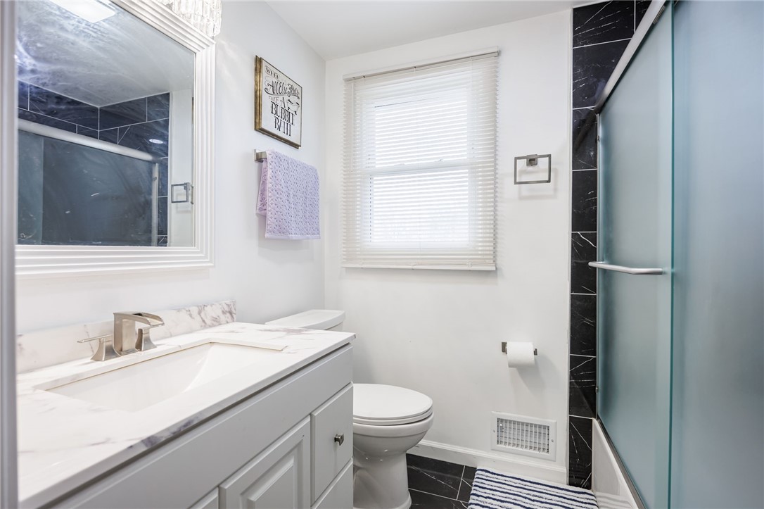 135 Maple Hill Farm Road Penfield, NY 14526 - Photo 17 of 45 main bath