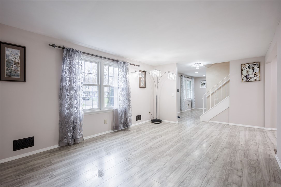 135 Maple Hill Farm Road Penfield, NY 14526 - Photo 8 of 45