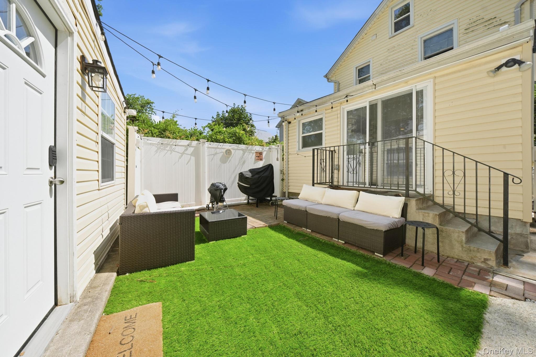 89 Harbor Road Port Washington, NY 11050 - Photo 21 of 25 Gallery Image 21