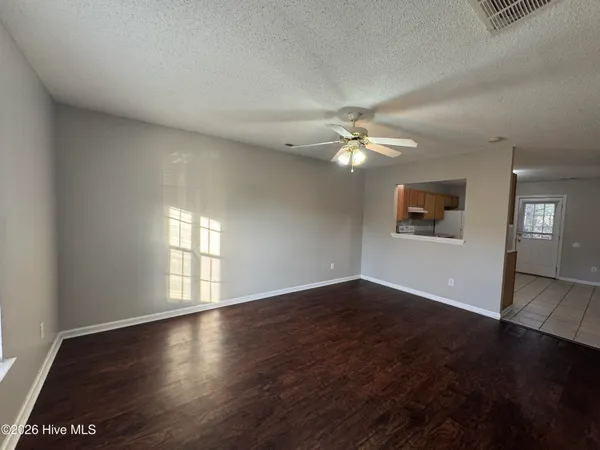 $1,050 | 364 Hunting Green Drive, Jacksonville, NC 28546