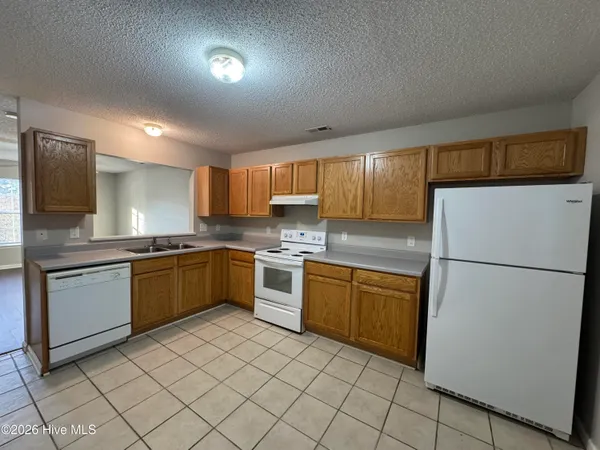 $1,050 | 364 Hunting Green Drive, Jacksonville, NC 28546