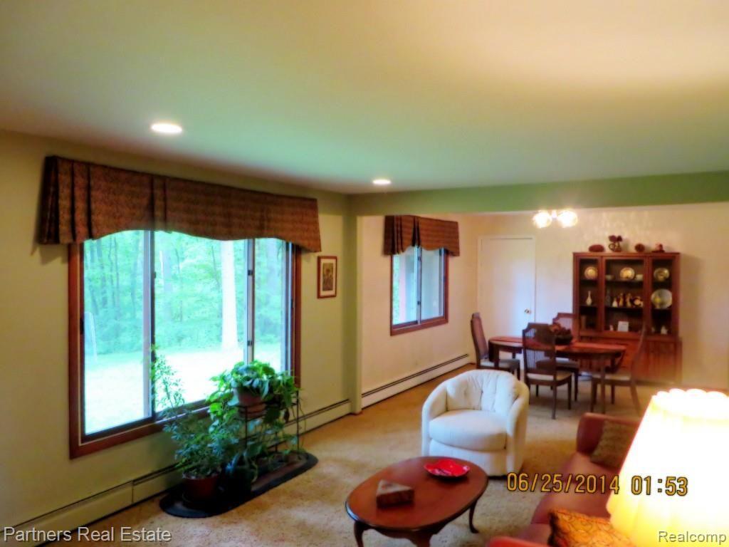 530 Timber Ridge Trail Howell, MI 48843 - Photo 18 of 60 Nice open living areas