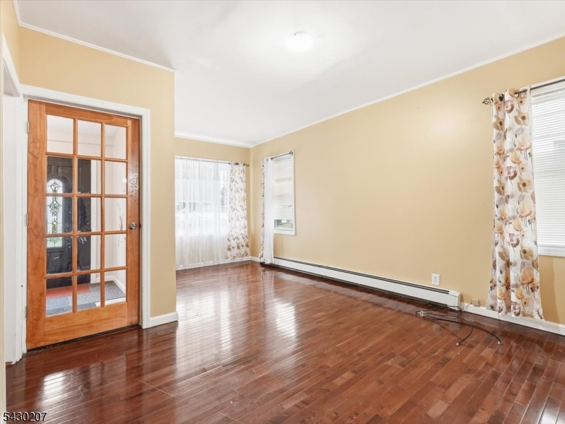615 Spruce Street Roselle, NJ 07203 - Photo 3 of 31