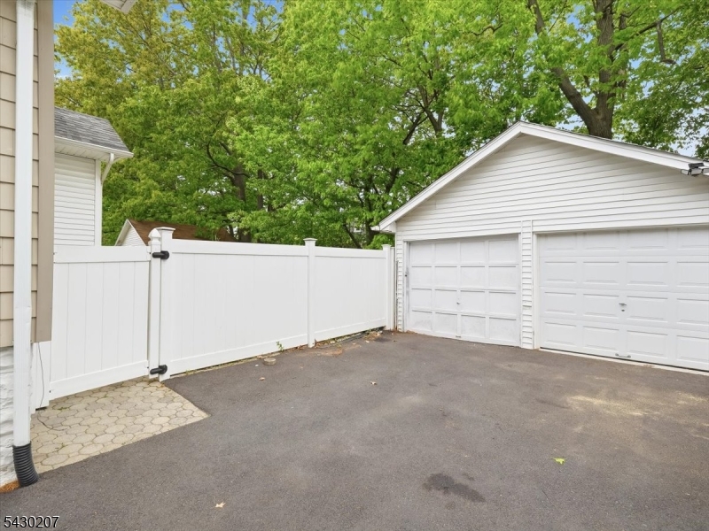 615 Spruce Street Roselle, NJ 07203 - Photo 31 of 31