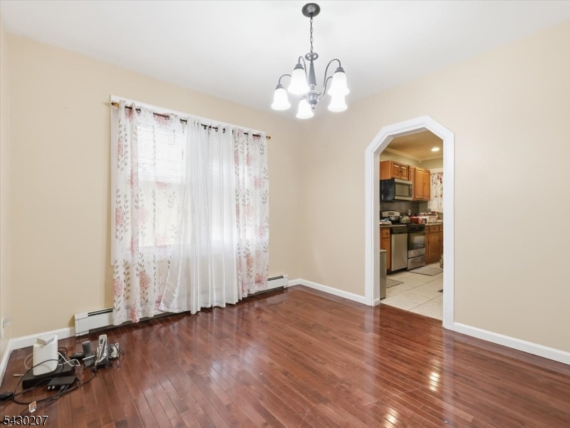 615 Spruce Street Roselle, NJ 07203 - Photo 7 of 31