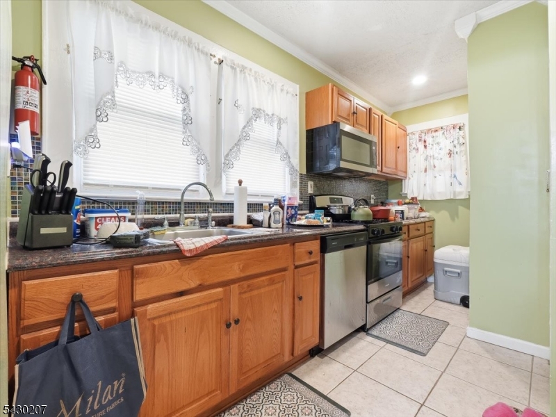615 Spruce Street Roselle, NJ 07203 - Photo 10 of 31