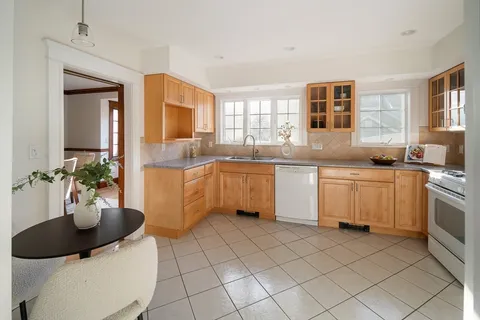 $949,000 | 1643 Washington Street, Newton, MA 02465