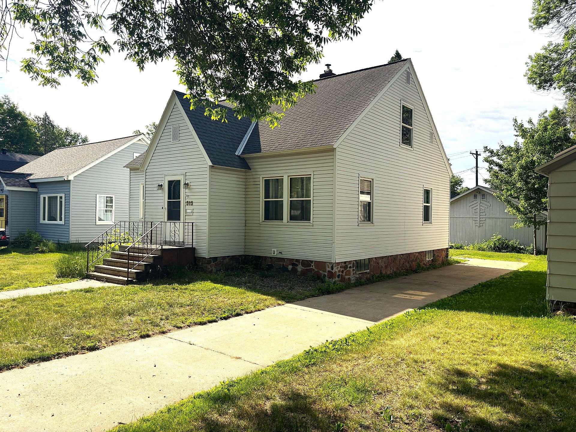 515 Oak Street Spooner, WI 54801 - Photo 3 of 34