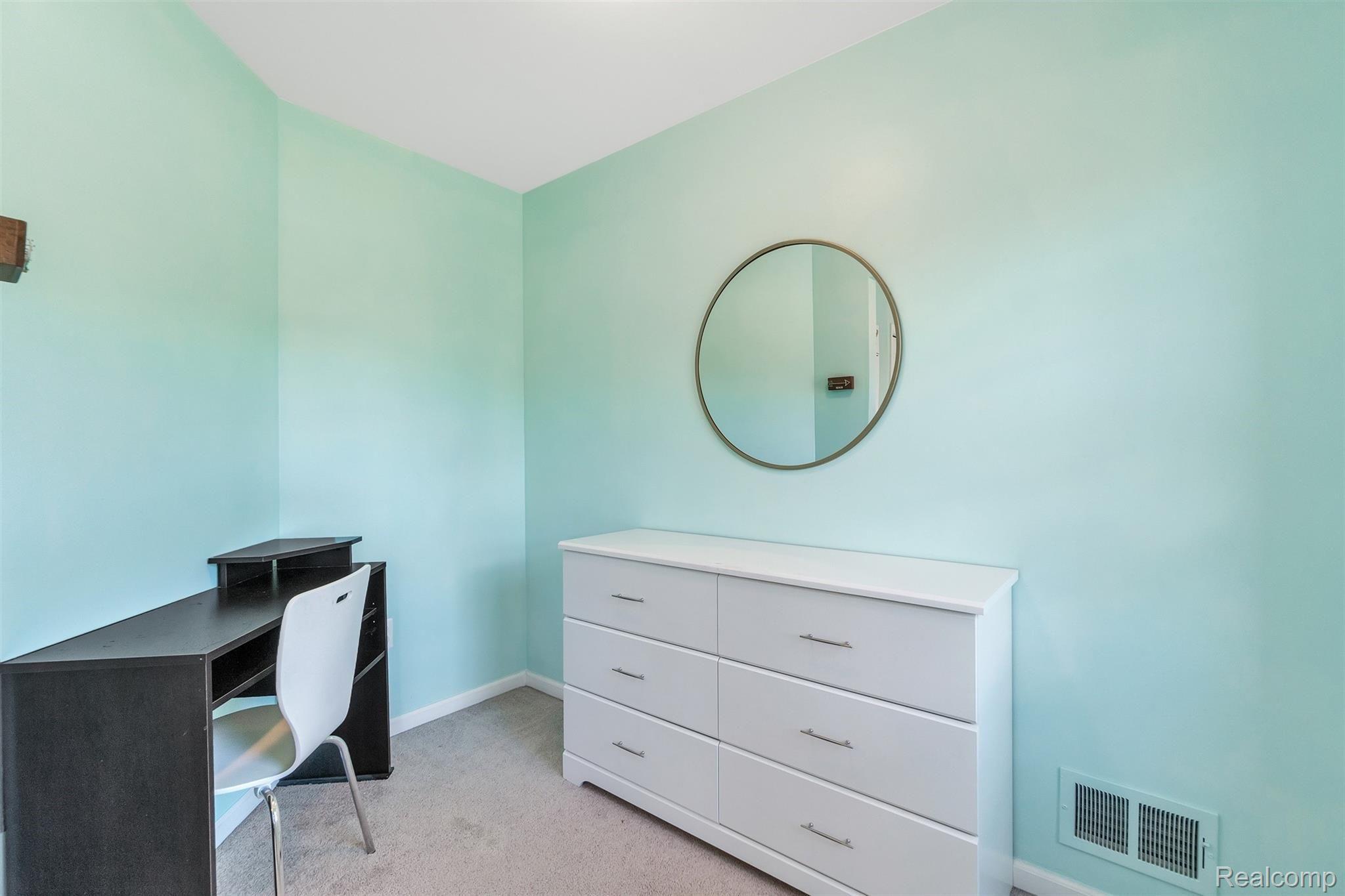 7331 Hartland Road Fenton, MI 48430 - Photo 27 of 51 25-7331-Hartland-Rd-WindowStill-Rea.jpg