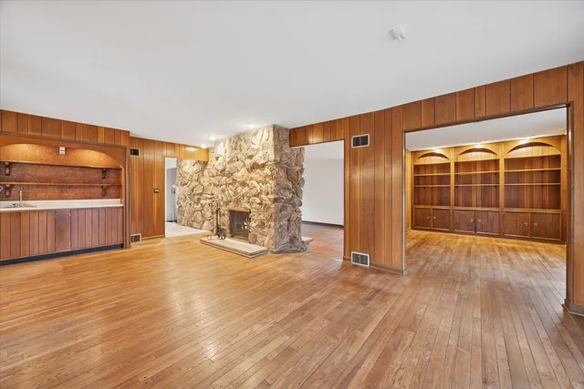 $1,250,000 | 28 Concord Drive, Oak Brook, IL 60523