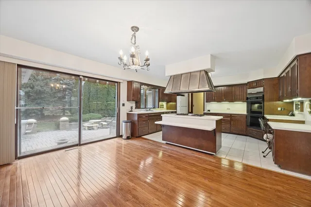 $1,250,000 | 28 Concord Drive, Oak Brook, IL 60523