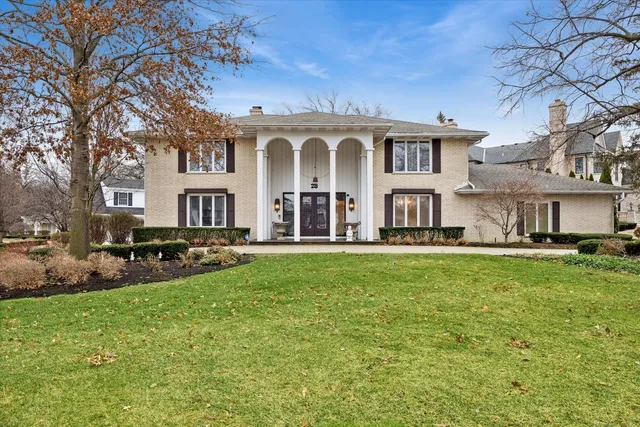 $1,250,000 | 28 Concord Drive, Oak Brook, IL 60523
