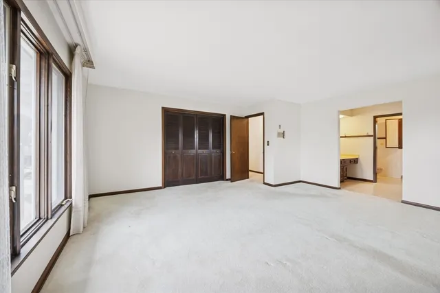 $1,250,000 | 28 Concord Drive, Oak Brook, IL 60523