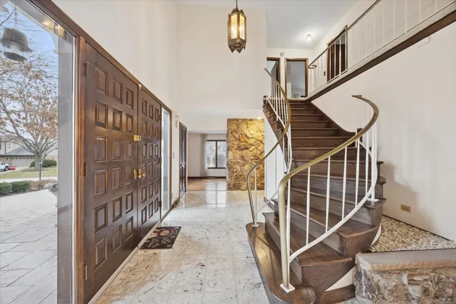 $1,250,000 | 28 Concord Drive, Oak Brook, IL 60523