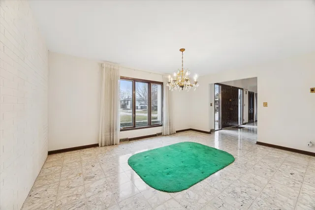 $1,250,000 | 28 Concord Drive, Oak Brook, IL 60523