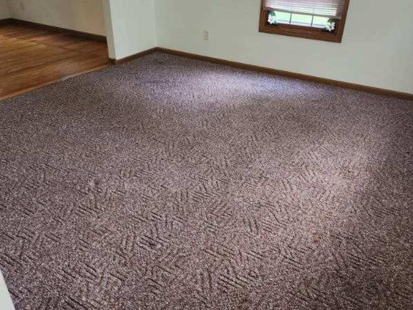 2871 East 777th Road Utica, IL 61373 - Photo 14 of 18 a view of empty room with window
