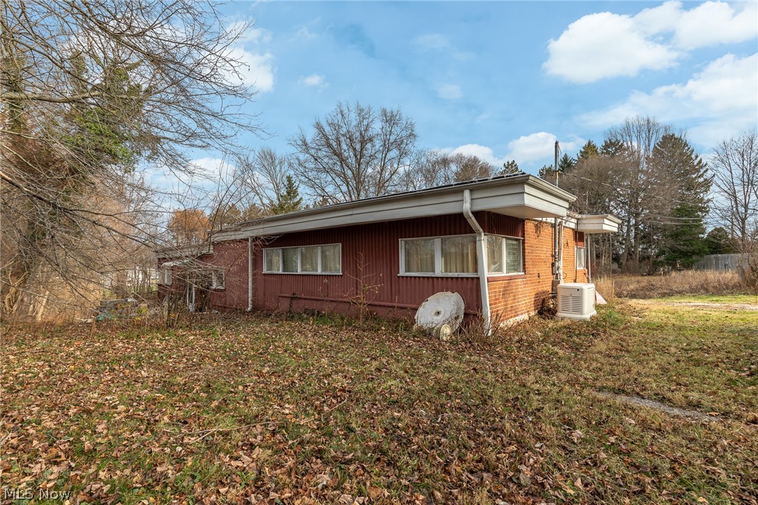 36391 Maplegrove Road Willoughby, OH 44094 - Photo 8 of 11