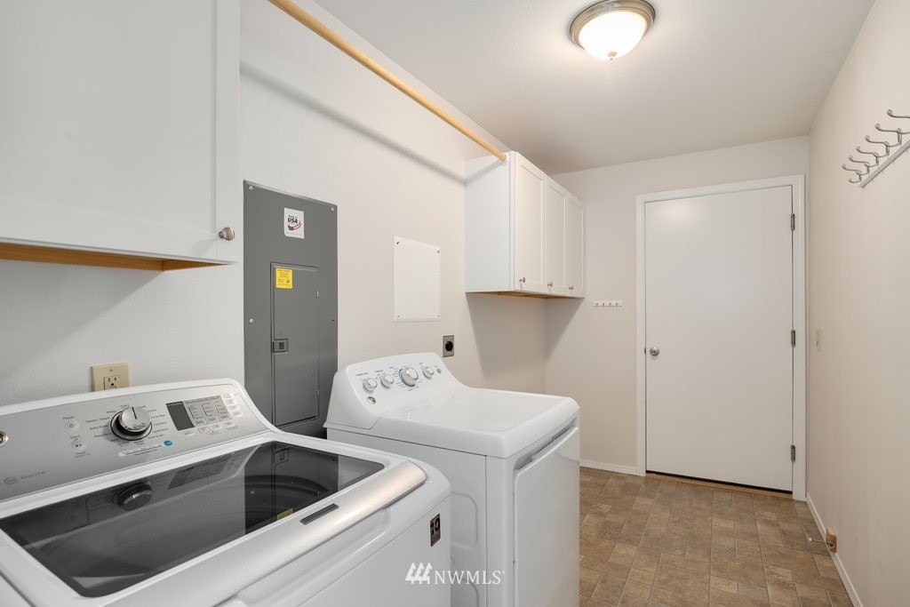 13938 147th Place Southeast Renton, WA 98059 - Photo 16 of 30 Gallery Image 16