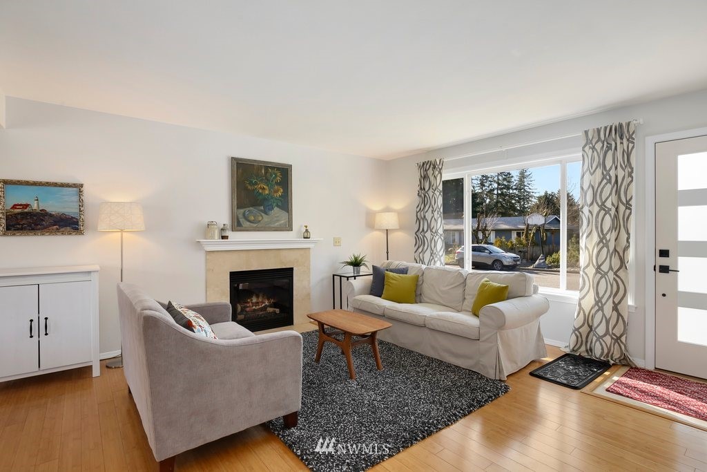 13938 147th Place Southeast Renton, WA 98059 - Photo 4 of 30 Gallery Image 4