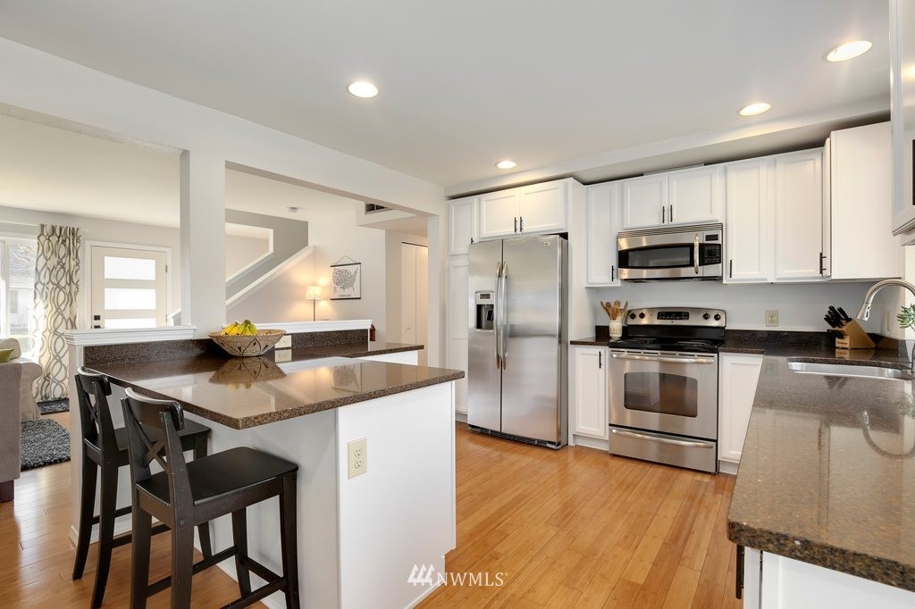 13938 147th Place Southeast Renton, WA 98059 - Photo 7 of 30 Gallery Image 7