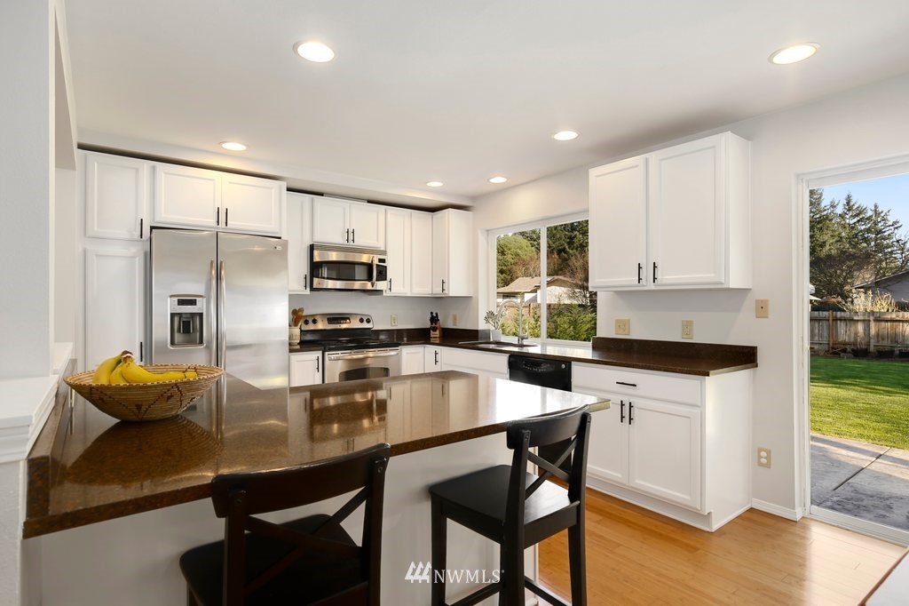 13938 147th Place Southeast Renton, WA 98059 - Photo 8 of 30 Gallery Image 8