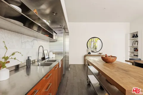 $1,149,000 | 4080 Glencoe Avenue, Unit 217, Marina del Rey, CA 90292