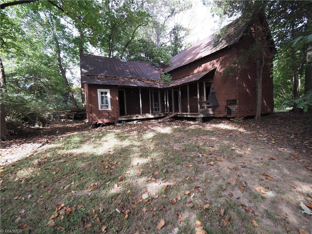 2541 Sizemore Road Yadkinville, NC 27055 - Photo 10 of 31