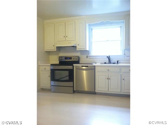 9316 Three Chopt Road Henrico, VA 23229 - Photo 4 of 10 Kitchen