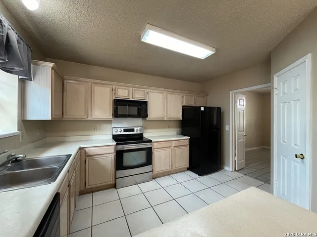 $1,995 | 906 Cap Stone, San Antonio, TX 78258