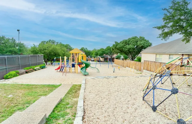 $1,995 | 906 Cap Stone, San Antonio, TX 78258