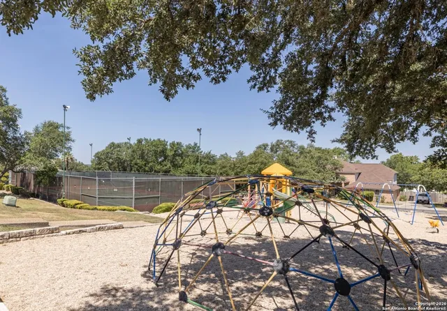 $1,995 | 906 Cap Stone, San Antonio, TX 78258