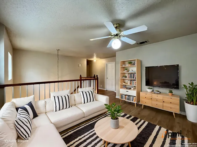 $1,995 | 906 Cap Stone, San Antonio, TX 78258