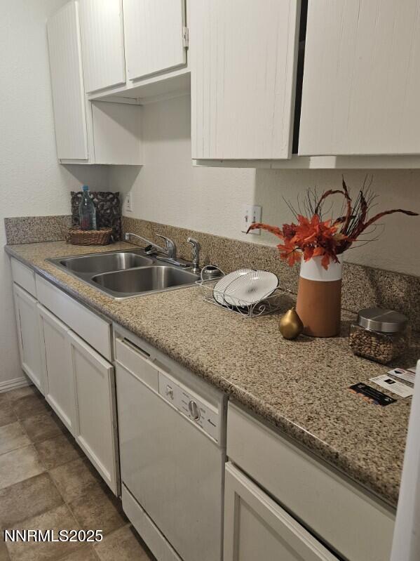 1347 Butler Street Reno, NV 89512 - Photo 4 of 30 a kitchen with a sink and a stove