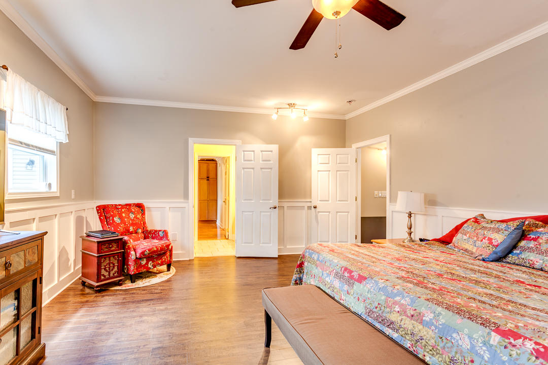 205 Howard Road Loudon, TN 37774 - Photo 15 of 40 Main Level Bedroom